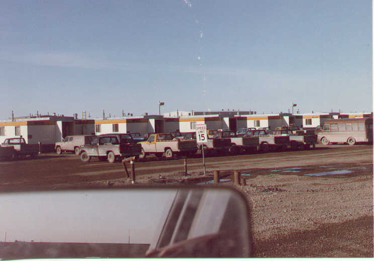 1985-8-AlaskaPrudMainCamp2.jpg
